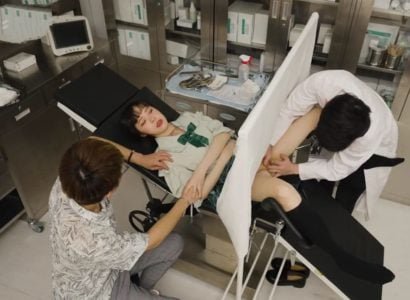 Горячие пружины с красивыми девушками делают сублимацию